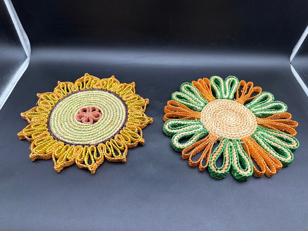 Vintage Handwoven Raffia Straw Floral Trivets Sunflower Daisy Hot Pads 9”